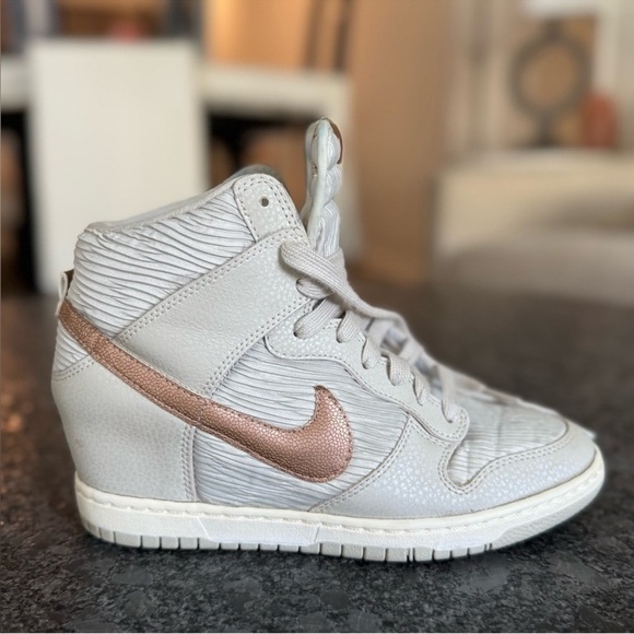 Nike Size 8 Women's White and Rose Gold High-Top Sneakers - Picture 2 of 9